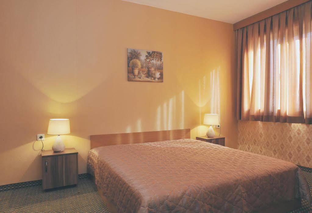 Rodopi Hotel Haskovo Exterior photo
